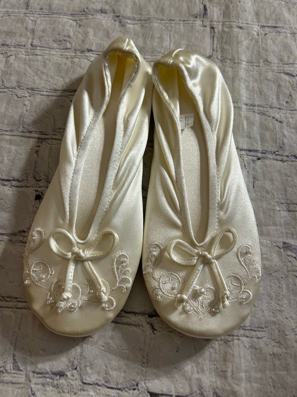 ISOTONER MACHINE WASHABLE CREAM EMBELLISHED TOE BALET WOMEN SLIPPERS XL 9.5-10.5